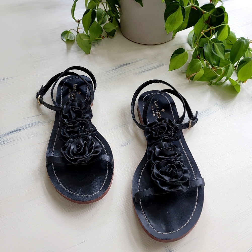 Kate Spade Women's Caryl Rose Flower T-Strap Flat Sandals | Black | Size 7 - Picture 2 of 10